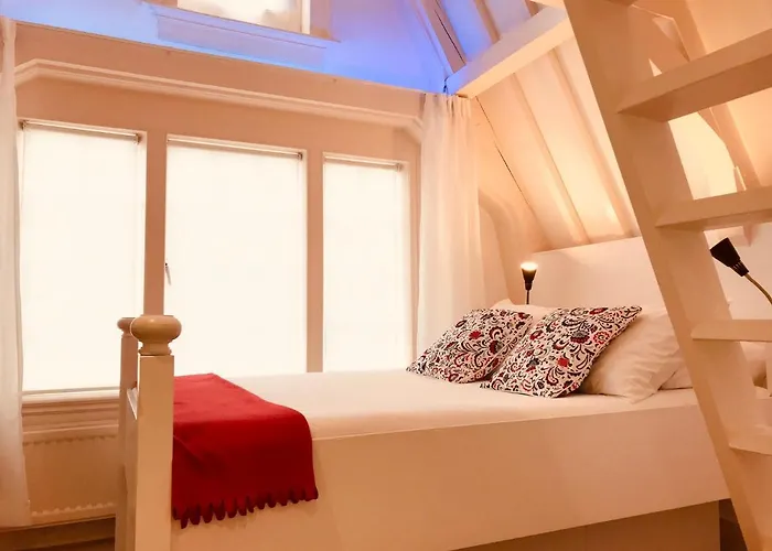 Little Tulip Gæstehus 3*